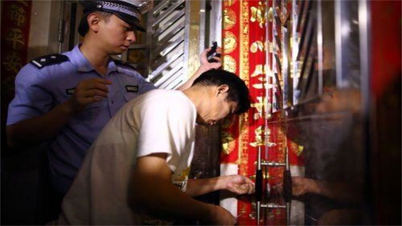 南通请开锁师傅开了锁后，师傅